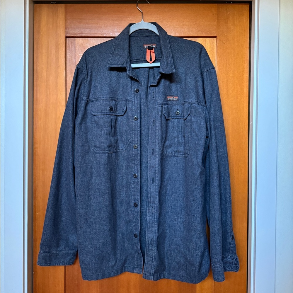 Men’s XL Patagonia Grey Button Down Over-shirt